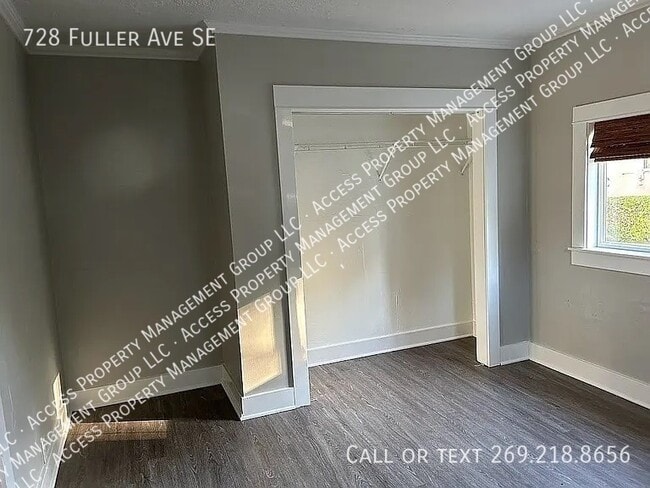 Building Photo - 728 Fuller Ave SE