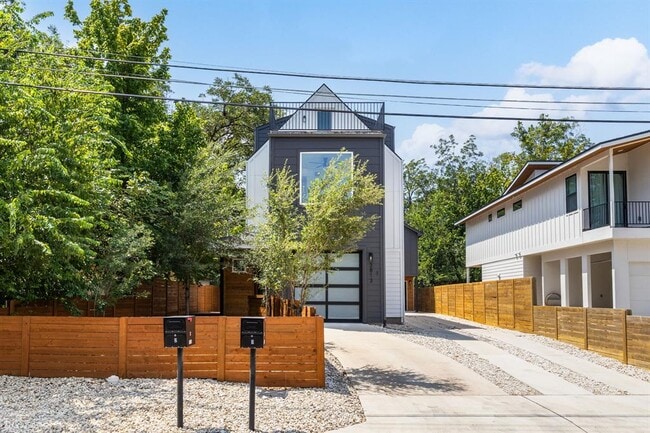 Building Photo - 2813 Prado St