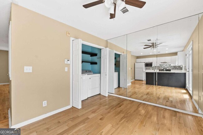Building Photo - 2266 Oak Glenn Cir