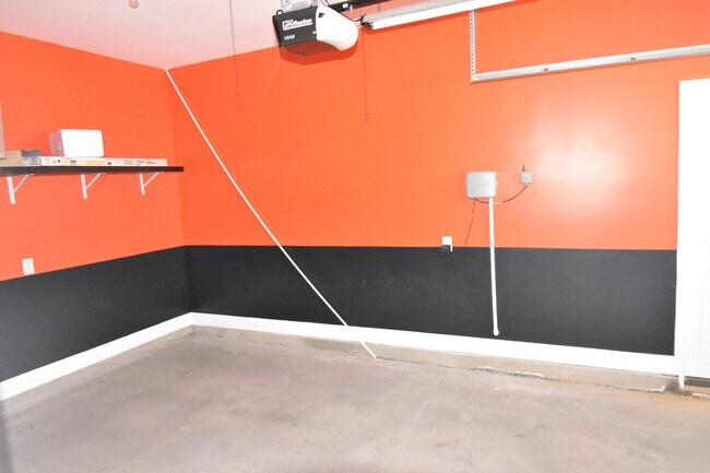 Building Photo - 4 Bedrooms and 2.5 Bath in Patriot Park Vi...