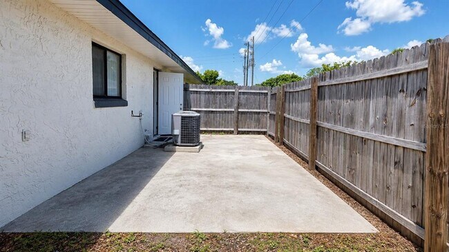 Building Photo - 605 Northlake Blvd