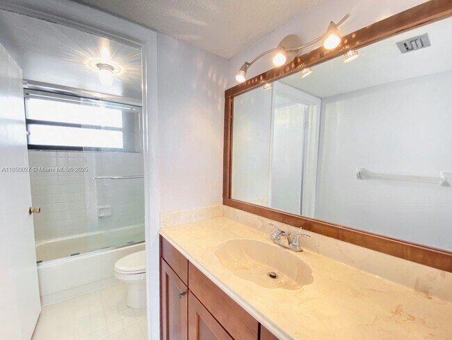 Building Photo - 6830 Indian Creek Dr