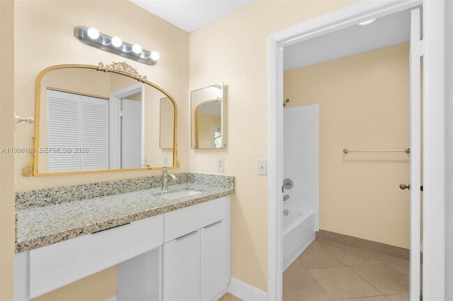 Building Photo - 1139 Coral Club Dr