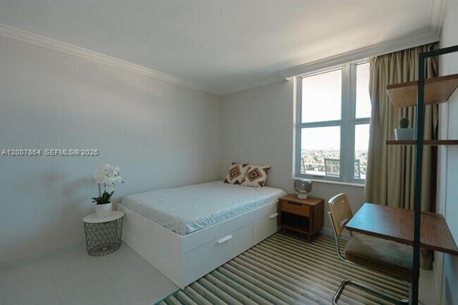 Building Photo - 9225 Collins Ave