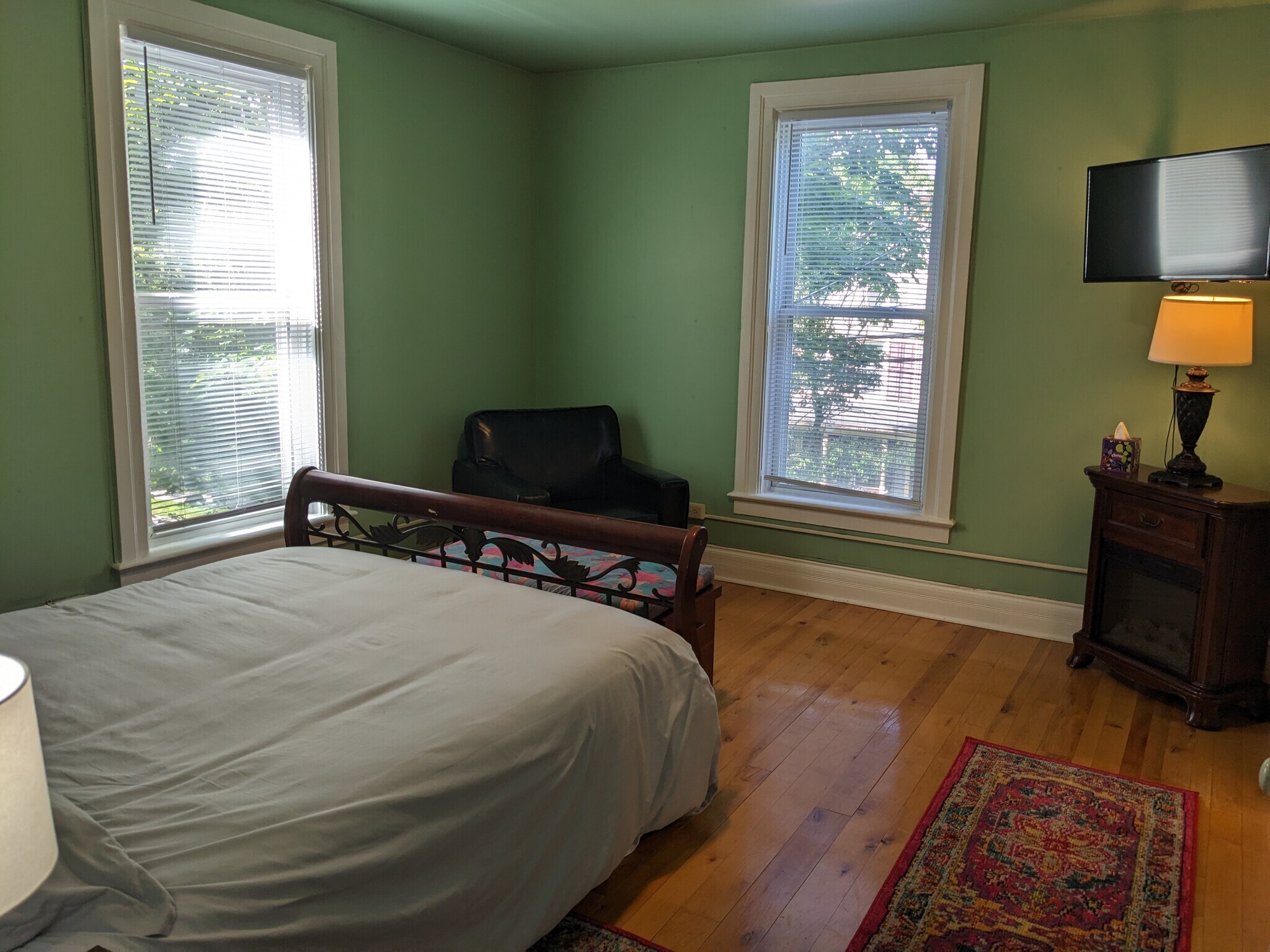 Building Photo - 423 Budd St