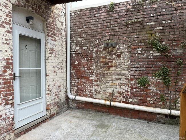 Building Photo - 13 Jackson St