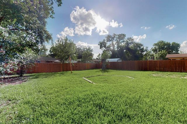 Building Photo - 4009 Providence Dr
