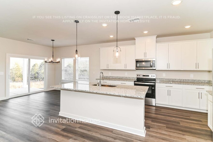 Building Photo - 1223 Bluffton Cir