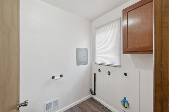 Building Photo - 5427-5433 Glenridge