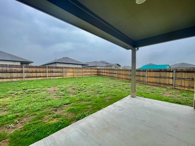 Building Photo - 4 Bedroom home in Cottonwood Creek w/ Fenced backyard