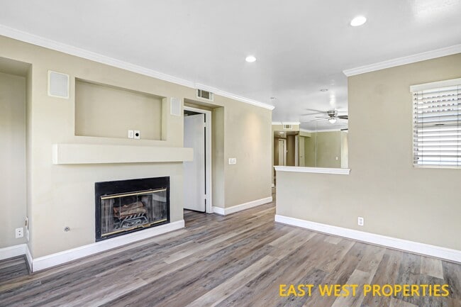 Building Photo - 21 Lobelia