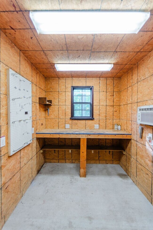 Building Photo - Up to a 2 year lease at this Beautiful 3 bed, 2 bath!!!!