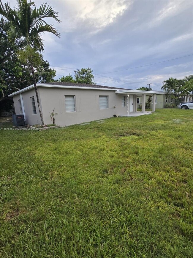 Building Photo - 14420 Monroe St