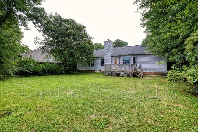 Building Photo - 5 Fieldcrest Ct