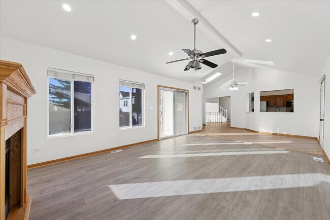 Building Photo - 1424 Phoenix Ln