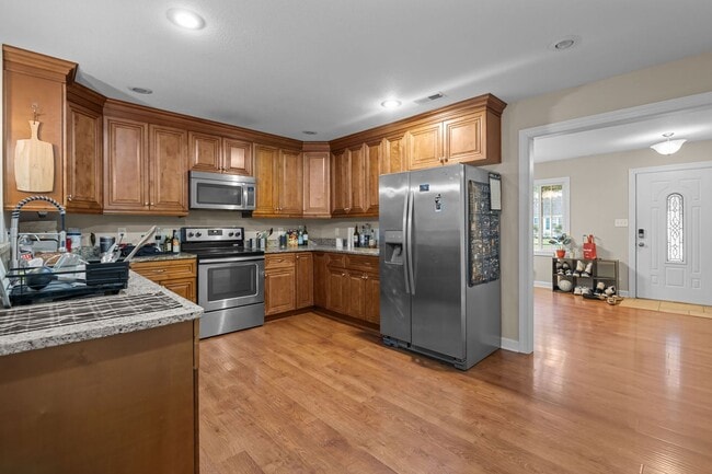Building Photo - Beautifully Updated 4-Bedroom Home in Norf...