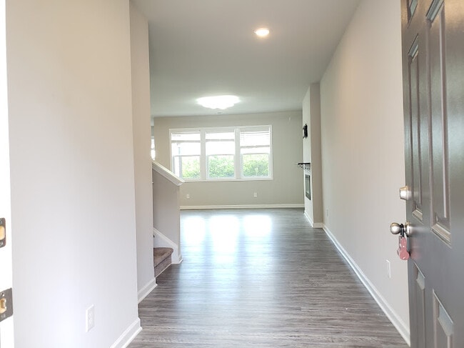 Building Photo - 138 Millers Ln