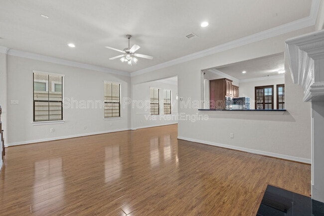 Building Photo - 2919 Royal Oaks Grove