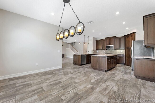Building Photo - 14545 Alabaster Ave