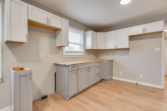 Building Photo - 2614 Mimosa Ln