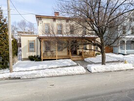 Building Photo - 552 Columbia St