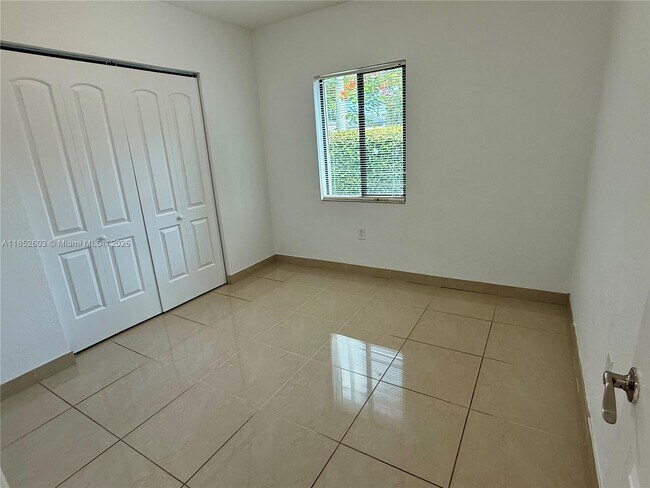 Building Photo - 6111 Coral Wy