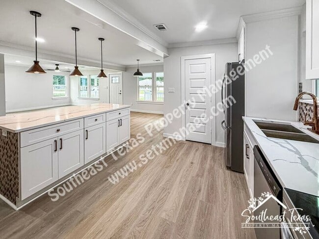 Building Photo - 6371 Terrell St