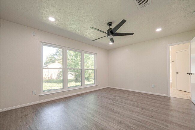 Building Photo - 416 Heatherwood Ct