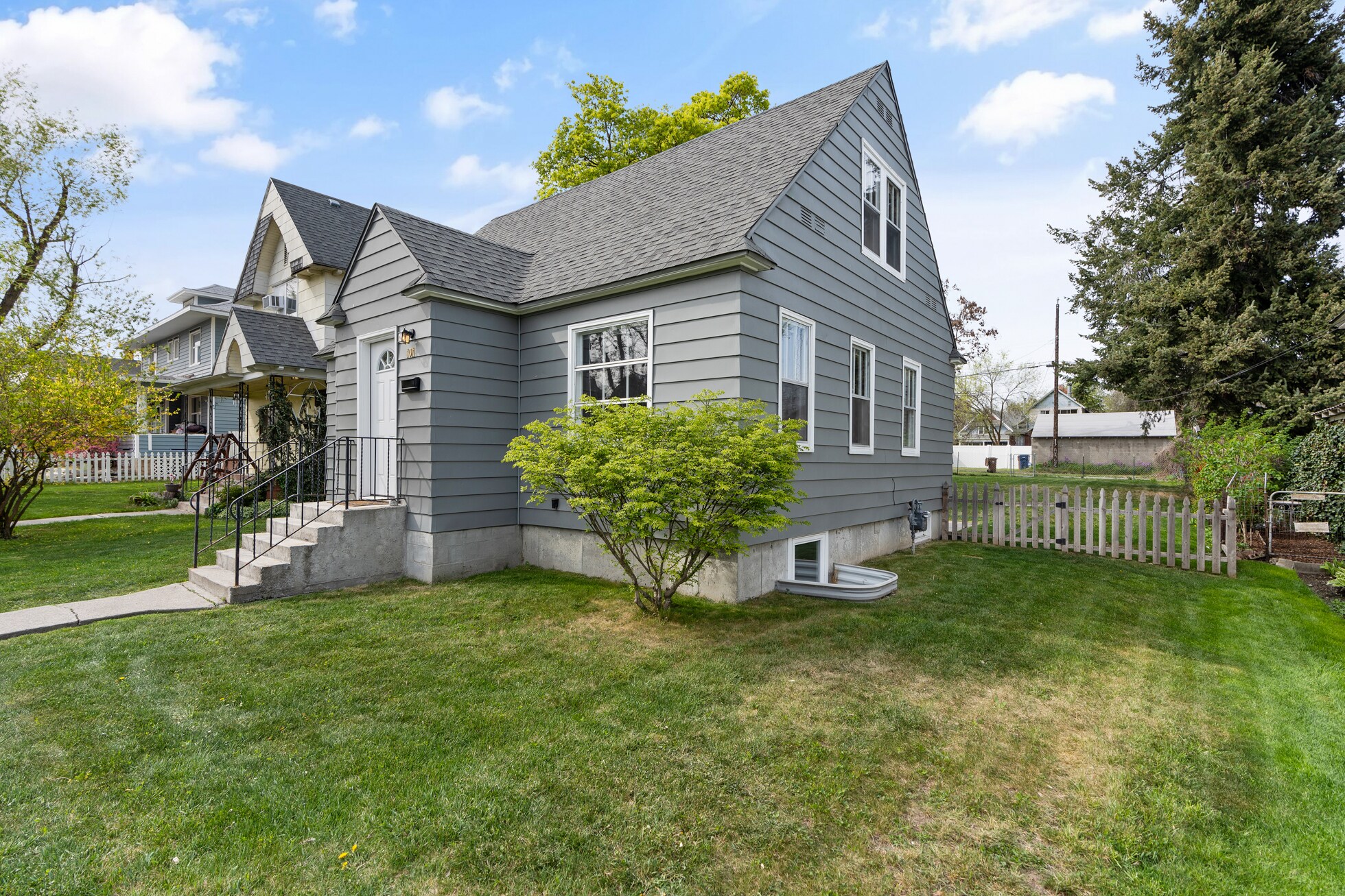 Building Photo - 1011 E Nora Ave