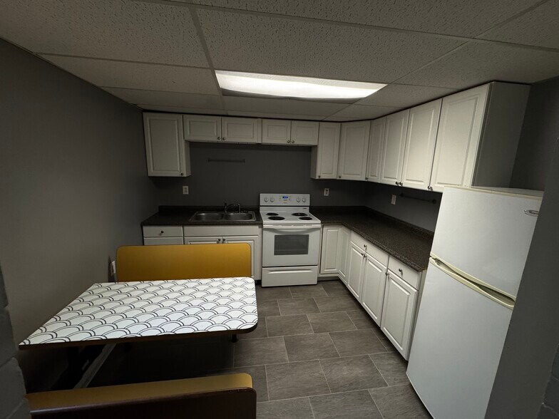 Building Photo - 312 Cobun Ave