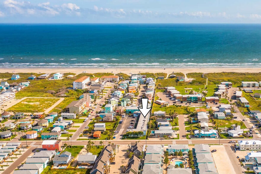 Building Photo - 2025 Eleventh Street-SI FL1-ID1023252P