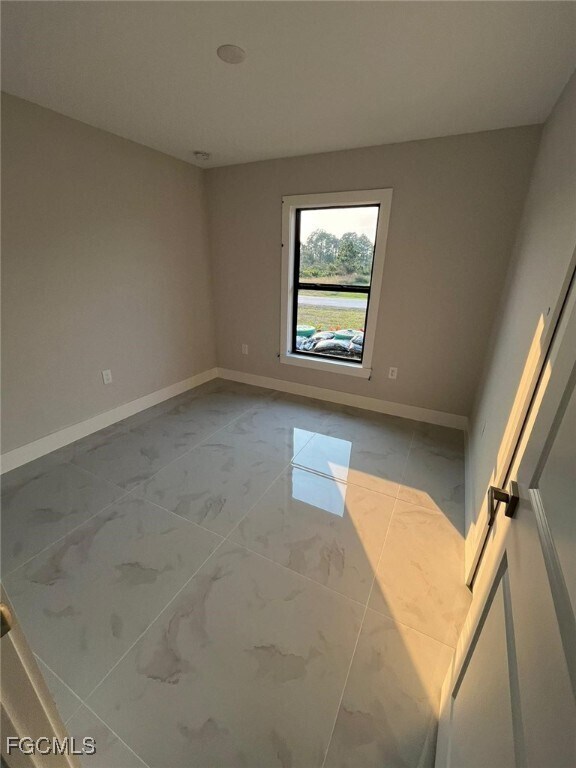 Building Photo - 241 Narthex Ave S