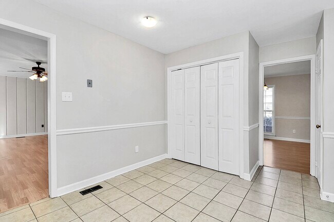 Building Photo - 7401 Quail Ridge Dr