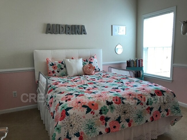 Building Photo - 272 Mayfield Dr