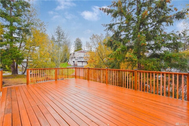 Building Photo - Remodeled Home in Mukilteo!
