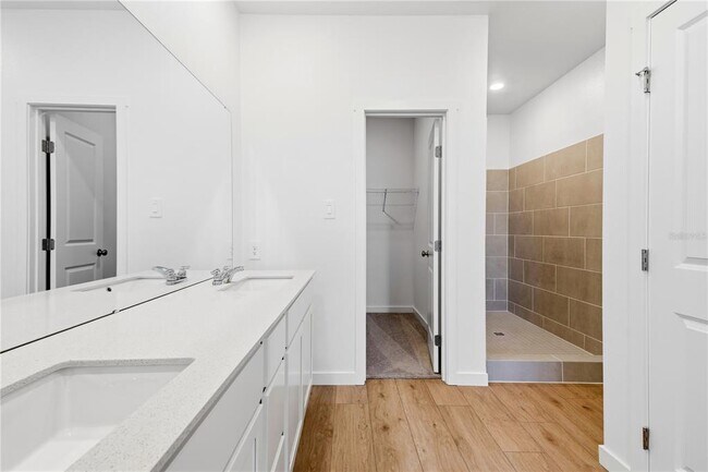 Building Photo - 5550 Guava Ct