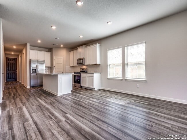 Building Photo - 25853 Posey Dr
