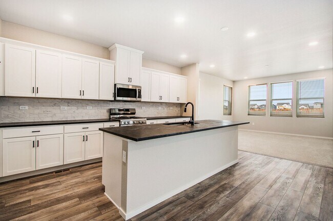 Building Photo - Stunning Home Built in 2022