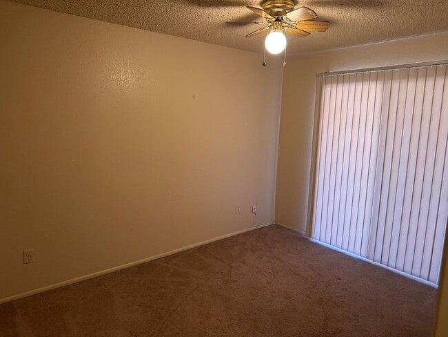 Building Photo - Visa Del Valle Townhome with Community Poo...