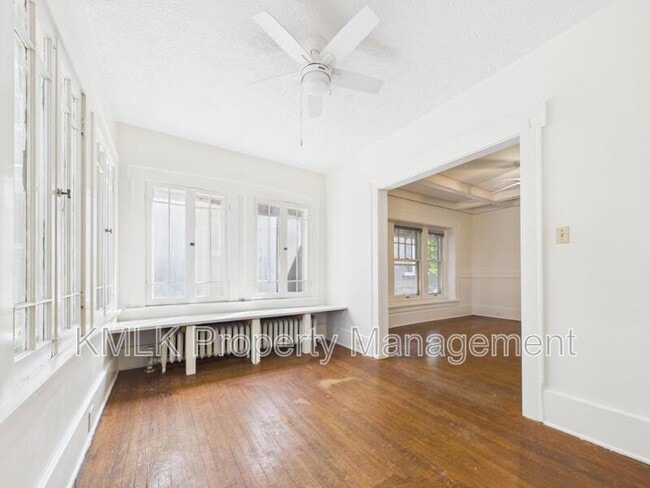Building Photo - 137 Conger Ave