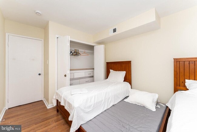 Building Photo - 1832 Metzerott Rd