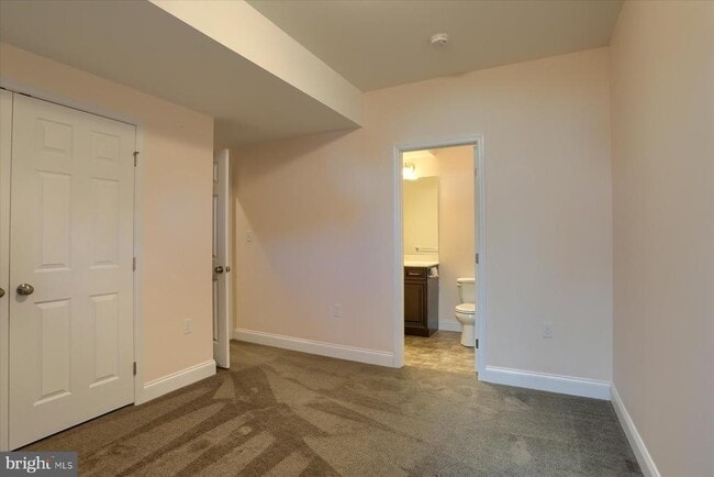 Building Photo - 978 Powder Horn Dr