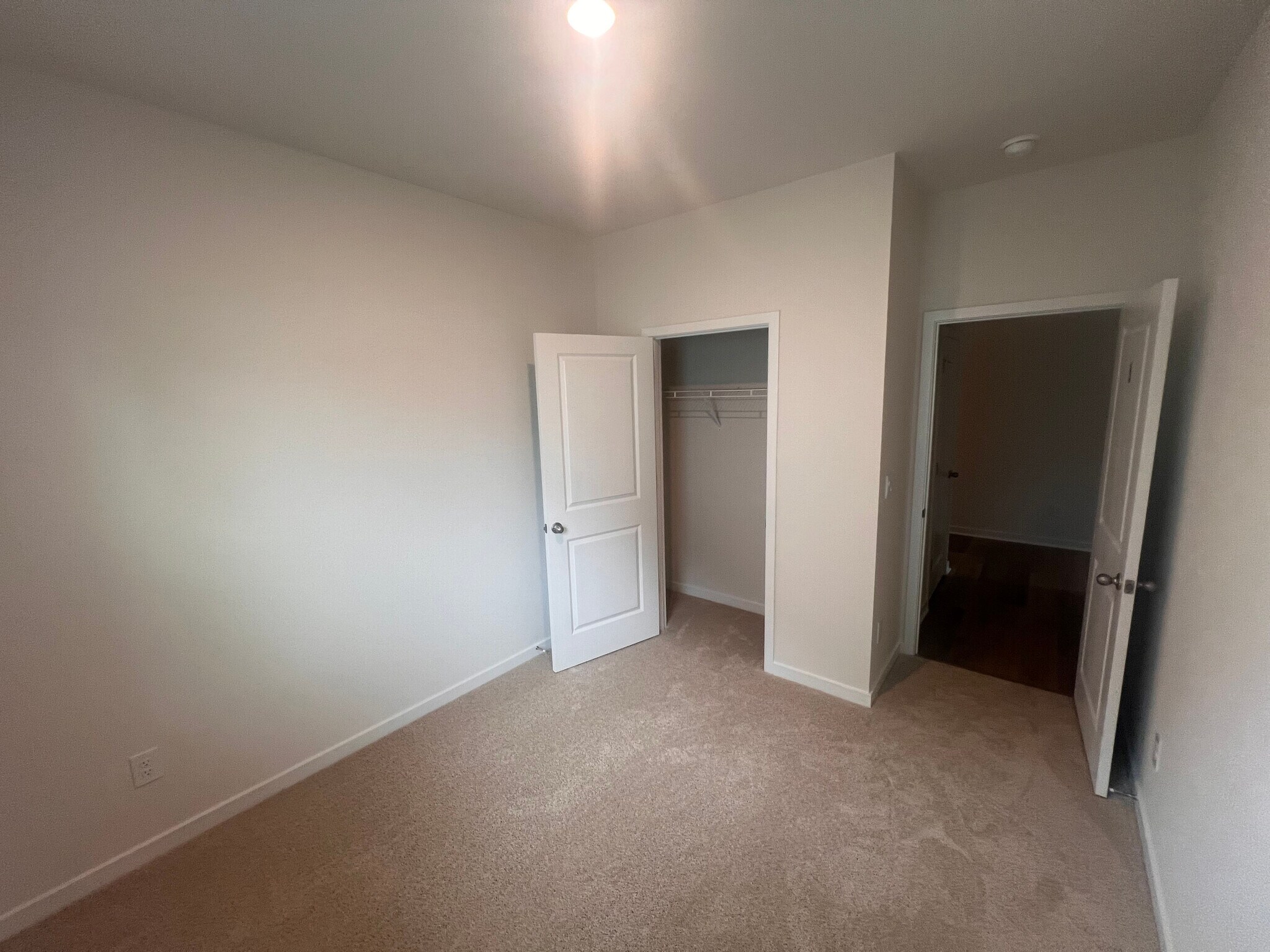 Building Photo - Room in House on Cramer Crk Dr