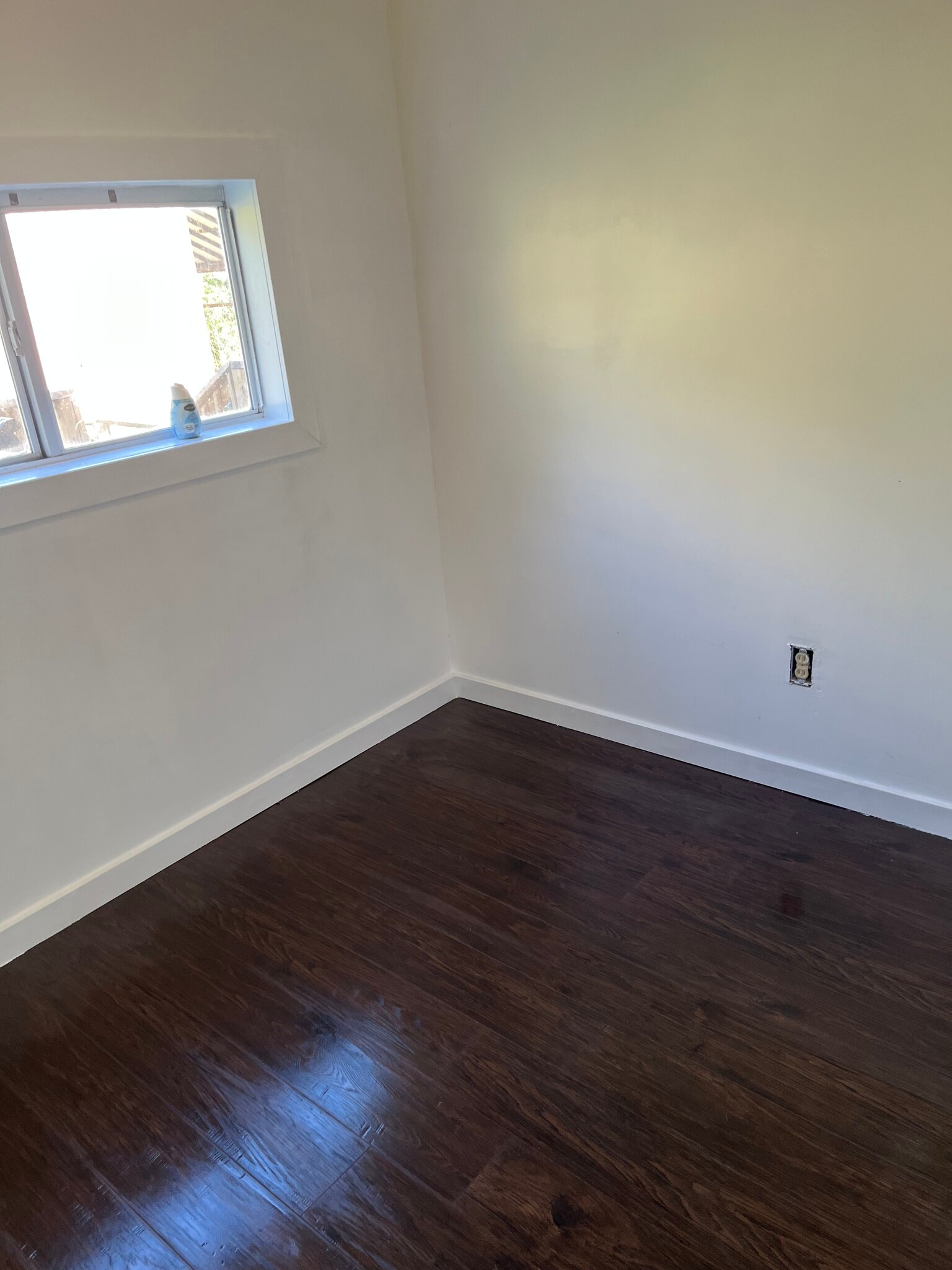 Building Photo - 132 Deck St