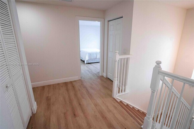 Building Photo - 4537 SW 183rd Ave