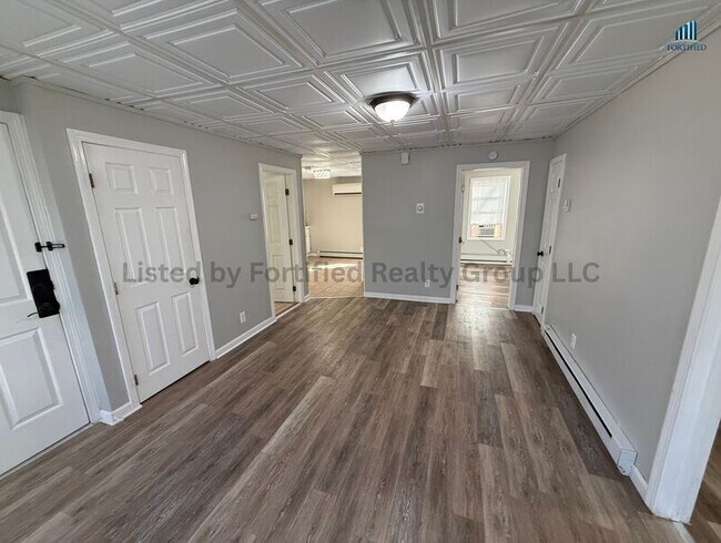 Building Photo - 41 Donnelly St