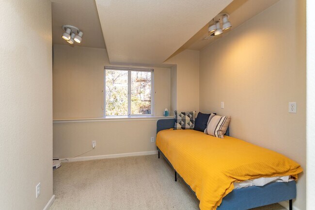 Building Photo - Peaceful University Park Home with Mountain Views!!