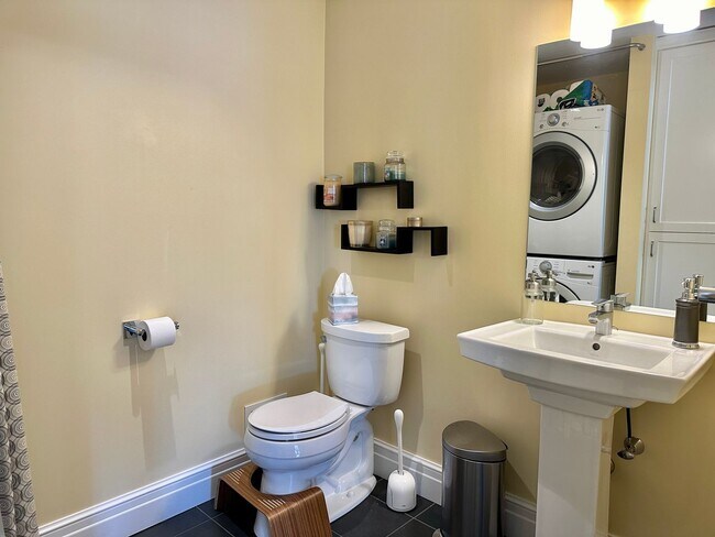 Building Photo - Penthouse Condo in Downtown Portland Peninsula