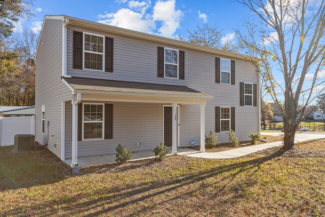 View of front of property - 105 E Carolina Ave