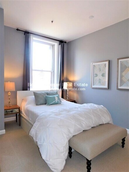 Building Photo - 416 Marlborough St